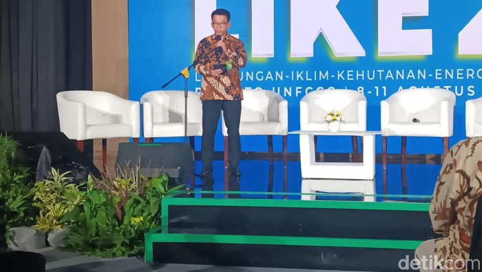 Staf Ahli Menteri LHK Bidang Ekonomi Sumber Daya Alam Tasdiyanto