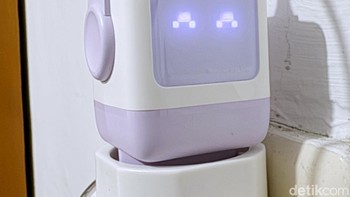 Tampilan smart emoji saat Ugreen Robot GaN saat baterai perangkat terhubung sudah penuh. Foto: Adi Fida Rahman/detikINET