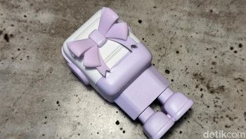 Bagian belakang terdapat pita. Foto: Adi Fida Rahman/detikINET