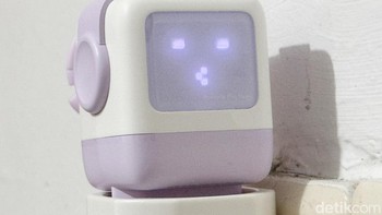 Tampilan smart emoji saat Ugreen Robot GaN dalam posisi standby.  Foto: Adi Fida Rahman/detikINET