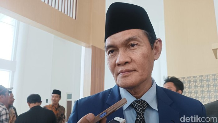 Wakil Bupati Lombok Tengah, Nursiah, saat ditemui awak media seusai mengikuti rapat paripurna DPRD. (Edi Suryansyah/detikBali)