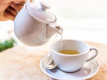 Apa Boleh Minum Teh di Pagi Hari Saat Perut Masih Kosong?