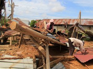 9 Rumah di Pontianak Rusak Diterjang Angin Puting Beliung
