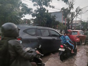 Banjir di Balikpapan, Arah Tol Balsam Menuju IKN Macet Parah