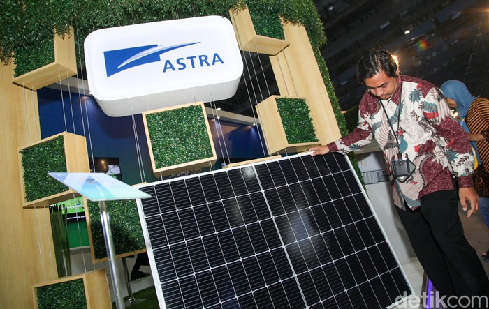 PT Astra International Tbk turut berpartisipasi dalam Festival LIKE 2 di JCC, Jakarta. Astra memamerkan Charging Station Astra Otopower dan Solar Panel dari Energia Prima Nusantara.