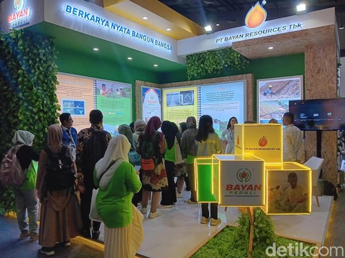 Bayan Resources Punya Ribuan Panel Surya, Terangi 64 Desa Dekat Tambang