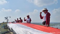 Kegiatan itu dilakukan untuk memupuk semangat kecintaan dan rasa bangga terhadap Bangsa Indonesia. 