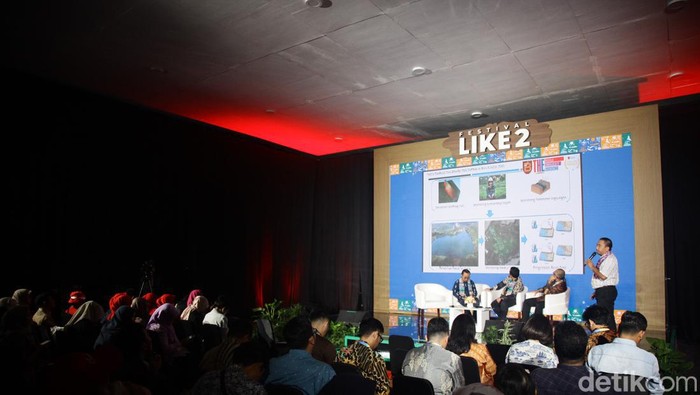 Bumi Resource turut hadir dalam talkshow bertajuk 'Reklamasi dan Pasca Tambang' pada Festival LIKE 2. Mereka membeberkan lima kebijakan lingkungannya.