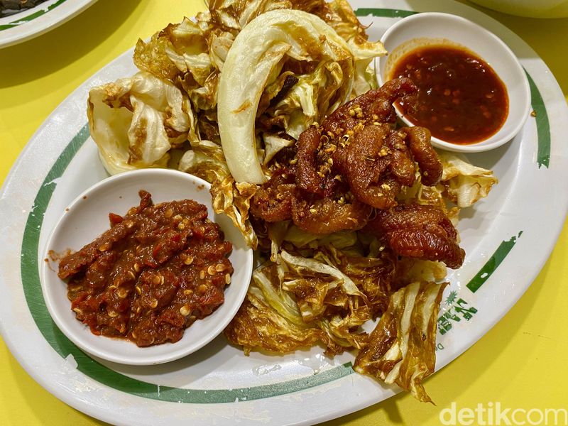 Depot Nasi Pajero: Uenakk Tenan! Gongso Jeroan Sapi Khas Semarang di Cipete