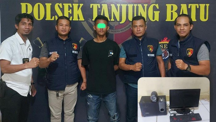 Evan Alfarizi (25) ditangkap tim Rimau Batu Reskrim Polsek Tanjung Batu. Pencuri spesialis bobol rumah ini merupakan warga Jalan Masjid Al Falah, Kelurahan/Kecamatan Tanjung Batu, Ogan Ilir.
