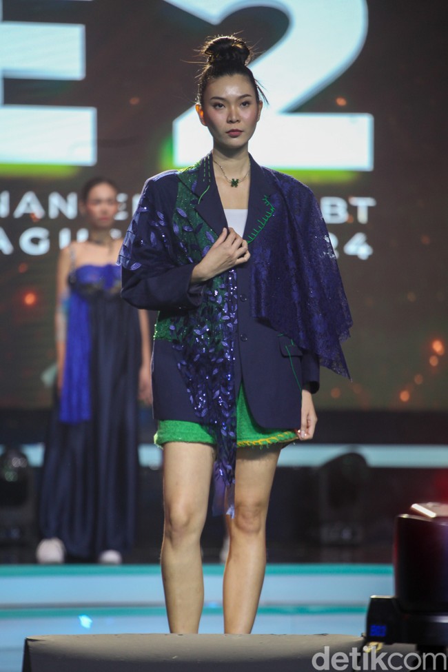 Empat brand dan desainer lokal memamerkan koleksi busana ramah lingkungan di Festival LIKE 2 KLHK di Jakarta Convention Center, Senayan. Mereka adalah Adrie Basuki, Aruna, Imaji Studio dan Setali Indonesia. Foto: Andhika Prasetia/Detikcom