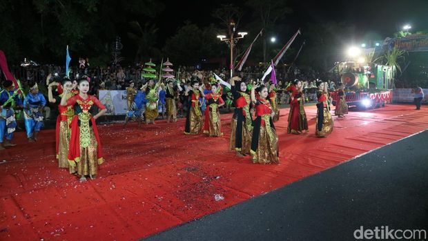 Festival Wangi Pradesa berlangsung meriah di Alun-alun Pati, Jumat (9/8/2024).