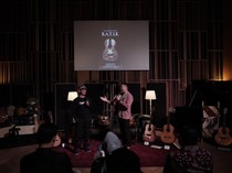 Saat Seni Batik Berintegrasi Indah dengan Alat Musik dalam Satu Galeri