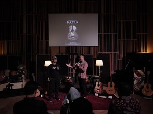 Saat Seni Batik Berintegrasi Indah dengan Alat Musik dalam Satu Galeri