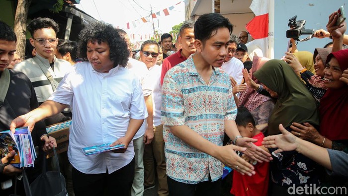 Wakil presiden terpilih Gibran Rakabuming Raka melakukan blusukan ke daerah Tangerang Selatan (Tangsel), Banten, Jumat (9/8/2024).