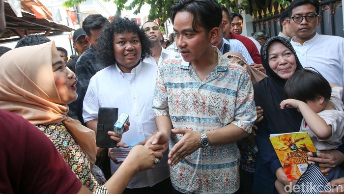Wakil presiden terpilih Gibran Rakabuming Raka melakukan blusukan ke daerah Tangerang Selatan (Tangsel), Banten, Jumat (9/8/2024).