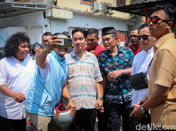Wakil presiden terpilih Gibran Rakabuming Raka melakukan blusukan ke daerah Tangerang Selatan (Tangsel), Banten, Jumat (9/8/2024).