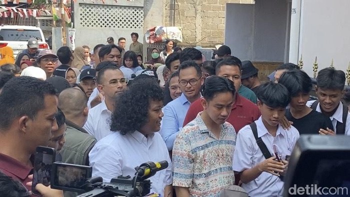 Masalah KIS-BPJS Lansia di Tangsel Jadi Perhatian Gibran Saat Blusukan