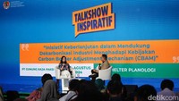 Sebagai salah satu sektor penyumbang karbon cukup banyak secara global dan di Indonesia yang tidak perlu kami banggakan, kami ingin berusaha mengurangi dampak bisnis kami tidak hanya lingkungan tetapi dampak sosial dan tata kelola perusahaan juga kita perhatikan, kata dia dalam Talkshow Inisiatif Keberlanjutan Mendukung Dekarbonisasi di Festival LIKE 2 KLHK, JCC, Jumat (9/8/2024).
