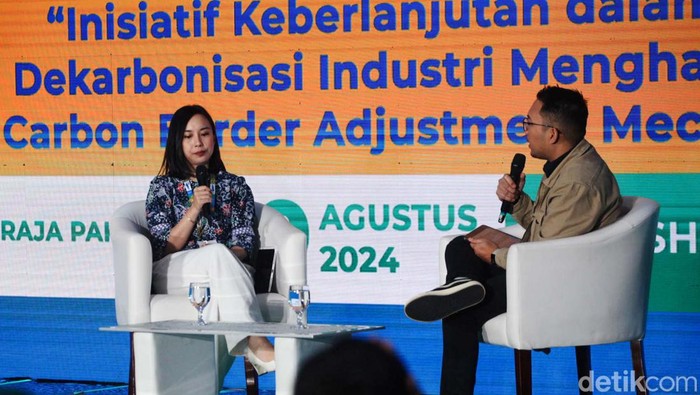 Gunung Raja Paksi Geber Dekabonisasi di Festival LIKE 2 PT Gunung Raja Paksi (GRP) Tbk adalah salah satu produsen baja terbesar di Indonesia dan penyumbang karbon cukup besar. GRP telah melakukan strategi untuk dekarbonisasi.
