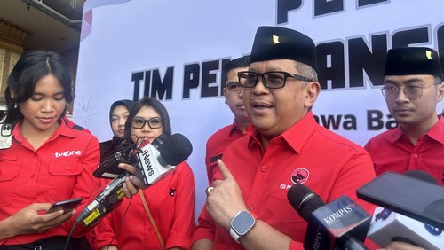 Sekjen PDIP, Hasto Kristiyanto, membuka pelatihan tim pilkada PDIP yang digelar di Bogor, Jawa Barat, Jumat (9/8/2024).