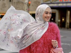6 Inspirasi Gaya Hijab Merah Putih untuk Rayakan Kemerdekaan