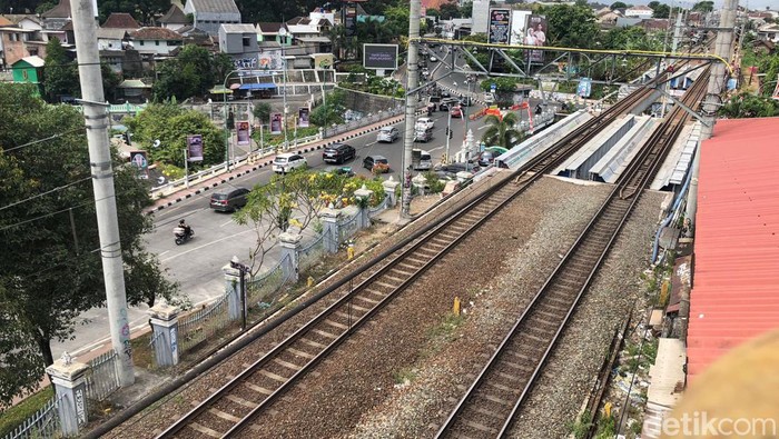 Potret Jembatan Kewek Jogja tempat mahasiswa nongkrong tersambar kereta, Kamis (8/8/2024).