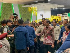 Sejumlah Booth Festival LIKE 2 di JCC Disambangi Jokowi