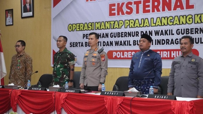 Kapolres Indragiri Hilir, AKBP Fahrian Siregar memimpin rapat eksternal Operasi Mantap Praja Lancang Kuning 2024. (Istimewa)