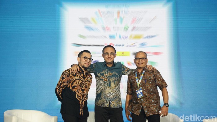 Kini Sampah Tambang Bisa Diolah Jadi Bahan Baku Baterai Mobil Listrik PT Merdeka Copper Gold Tbk mengolah limonit atau nikel kadar rendah untuk menjadi bahan baku untuk baterai kendaraan listrik. Hal itu disampaikan dalam Festival LIKE 2.