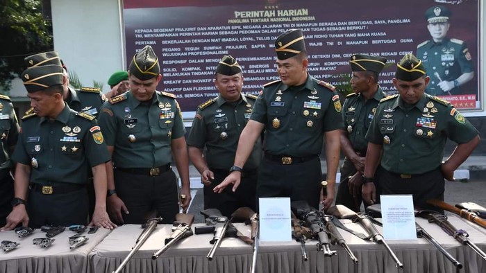 Korem 044/Garuda Dempo (Gapo) memusnahkan 56 senjata api ilegal jenis laras panjang dan pendek, di Lapangan Makorem,   Palembang. Senjata api itu dimusnahkan dengan cara dipotong oleh Detasemen Peralatan (Denpal) 02 Palembang.