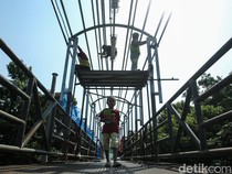 Kusam dan Berkarat, JPO Pasar Gembrong Baru Diperbaiki