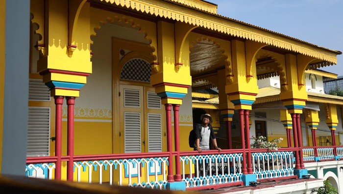 Meski telah berusia ratusan tahun, Istana Maimoon tetap berdiri kokoh dan megah serta cantik dipandang mata. Keindahan cagar budaya yang jadi salah satu destinasi wisata ini terus terjaga dengan baik.