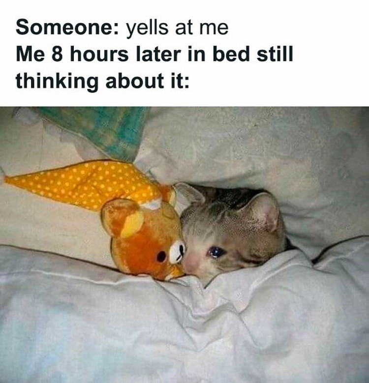 Jadi orang yang sering overthinking itu nyebelin banget. Diklakson orang aja bisa bikin kepikiran sampai seharian, 