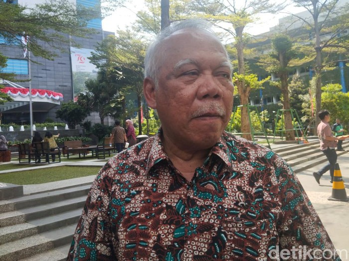 Suasana Istana Negara dan Istana Garuda terlihat dari kawasan Sumbu Kebangsaan IKN, Penajam Paser Utara, Kalimantan Timur, Minggu (28/7/2024). Sumbu Kebangsaan merupakan ruang terbuka di IKN yang menjadi simbol hubungan harmonis antar alam, manusia, dan nilai luhur kebudayaan. ANTARA FOTO/Hafidz Mubarak A/tom.