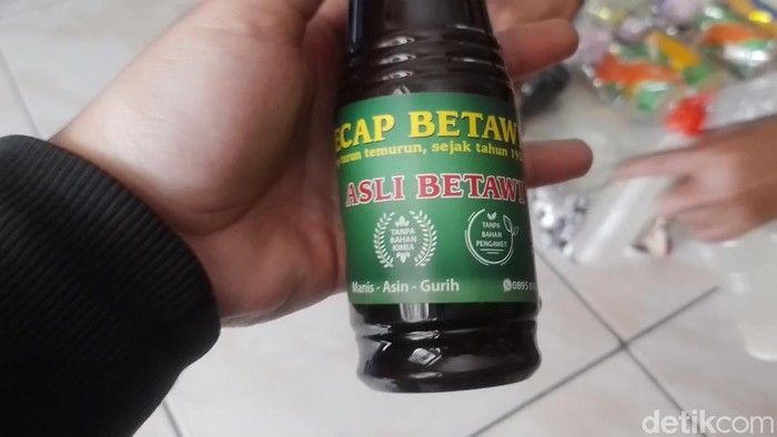 Menyusuri Kampung Pengrajin Budaya Condet, Ada Kuliner Khas Betawi Kampung Pengrajin Budaya Condet, Jakarta Timur menyimpan segudang potensi. Di sana traveler juga dapat memberikan pengalaman tentang sajian kuliner khas Betawi.