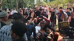 Suasana Pemakaman Aktor Senior Otig Pakis