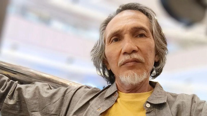 Otig Pakis meninggal dunia.