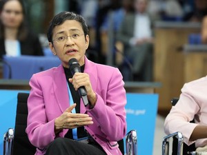 Pengadilan Filipina Perintahkan Pemulihan Izin Rappler Maria Ressa