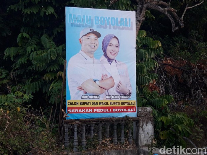 Baliho bergambar Agus Irawan-Dwi Fajar Nirwana saat ditemui di salah satu sudut jalanan Boyolali, Rabu (7/8/2024).