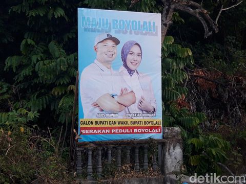 Baliho bergambar Agus Irawan-Dwi Fajar Nirwana saat ditemui di salah satu sudut jalanan Boyolali, Rabu (7/8/2024).