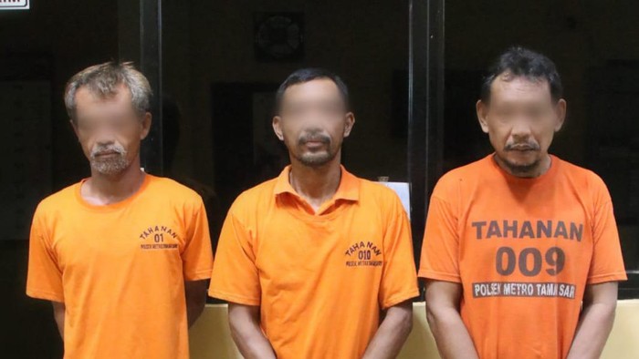 Polisi menangkap pemulung dalang pencurian di kantor PT di Jakbar bersama 2 rekannya.
