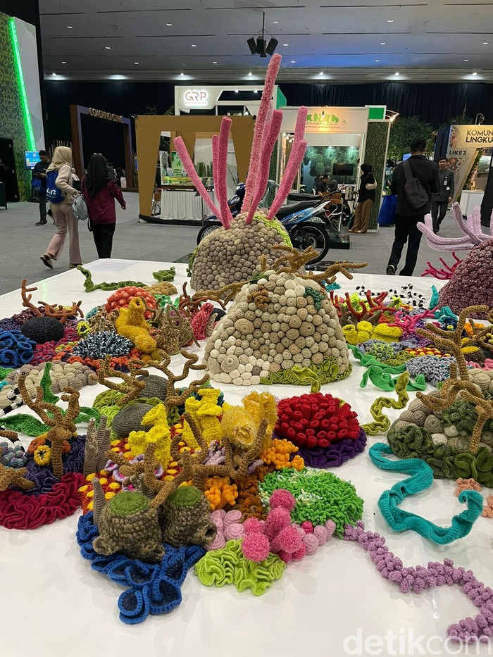 Rajutan Mang Moel Hiasi Festival LIKE 2