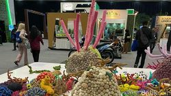 Rajutan Mang Moel Hiasi Festival LIKE 2