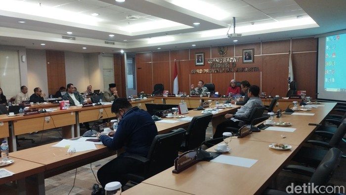 Rapat Komisi D DPRD DKI Jakarta dengan Dinas SDA DKI Jakarta
