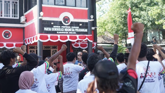 Ratusan Simpatisan PDIP Kabupaten Bekasi mundur dari partai