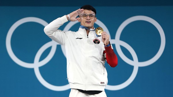 Olimpiade 2024: Sabet Emas, Rizki Juniansyah Emosional Ciptakan Sejarah!