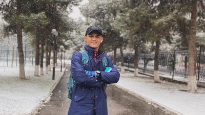8 Pesona Rizki Juniansyah, Atlet Angkat Besi Tampan Raih Emas Olimpiade 2024
