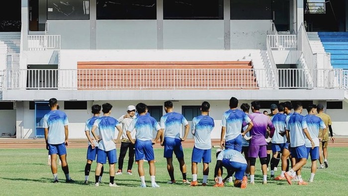 Sesi latihan PSIM Jogja di Stadion Mandala Krida, Jogja, Senin (6/8/2024).