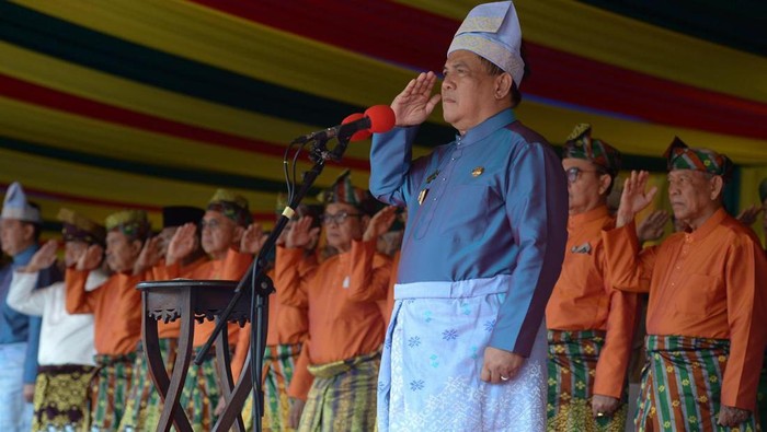 SF Hariyanto saat menjadi inspektur upacara di HUT Riau SF Hariyanto saat menjadi inspektur upacara di HUT Riau